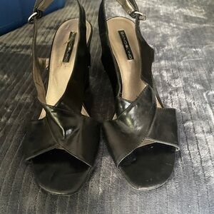 Bandolino Black wedge Heels with Peep-Toe Design and adjustable strap